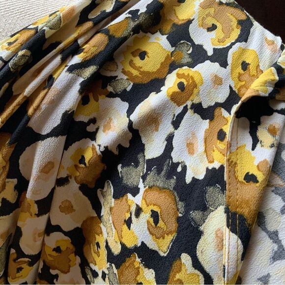 Karen Kane PETITE Lrg Black & Gold Women’s Button Down Floral Blouse NWT - Picture 13 of 15